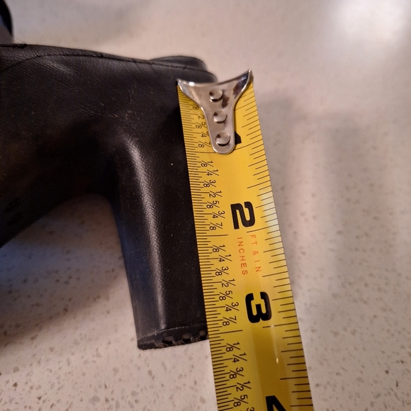 Ladies Crocs - Picture 2 of 4